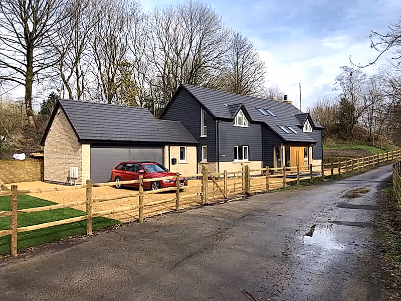 rural driveway fencing