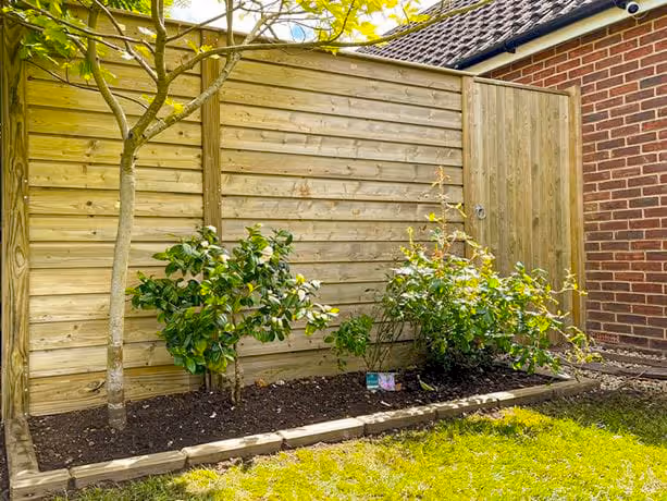 contemporary-architectural-fence-panel