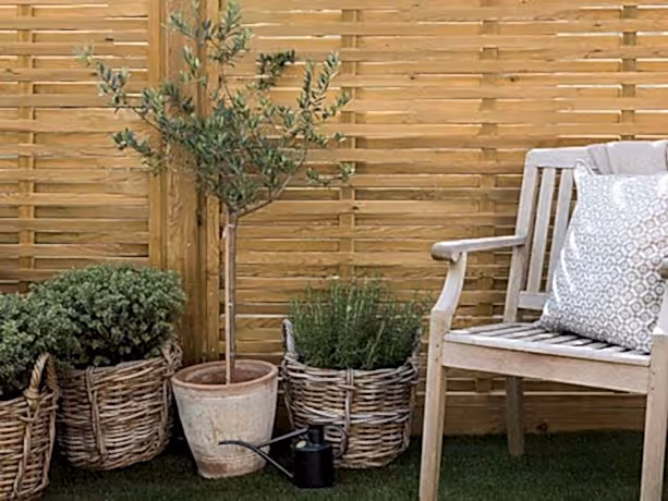 Interwoven fence panels