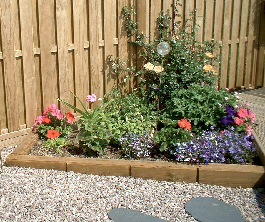 Jakwall Flower bed