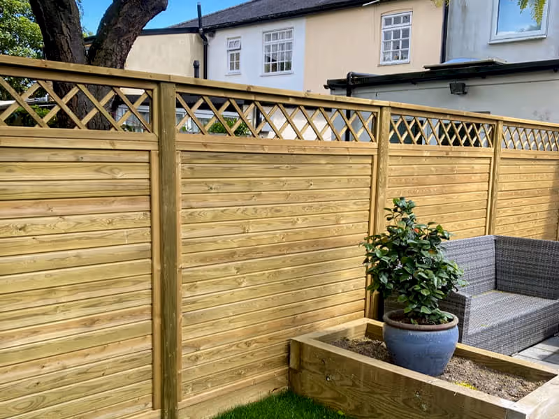 diamond trellis topper