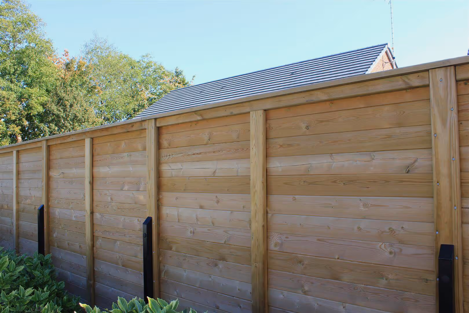 2.5m High 12K Acoustic Fence Showing Metal Spur Posts