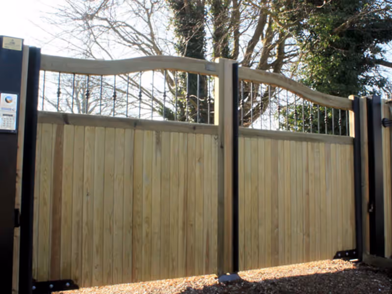 how much do electric gates cost