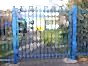 Hoop top gate