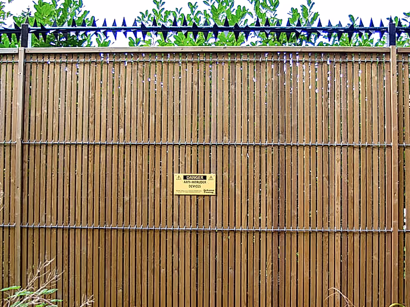 fence spike