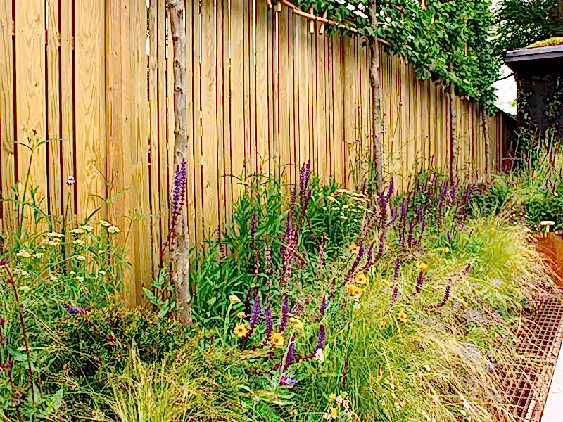 vertical urban fence panel