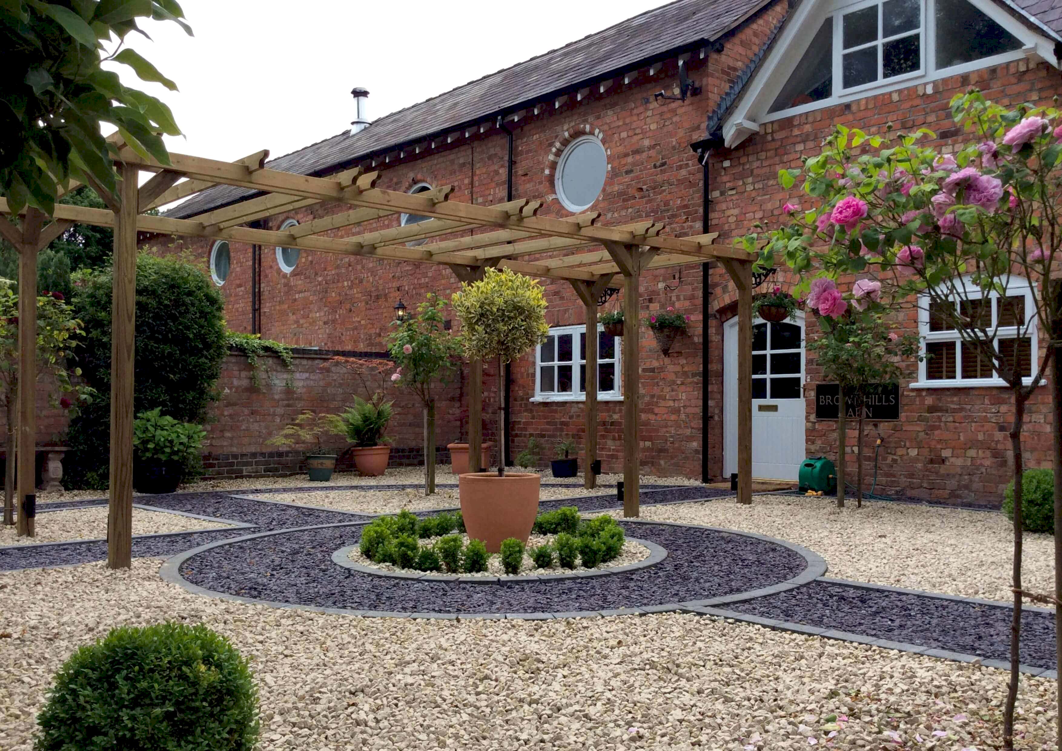 garden with pergola