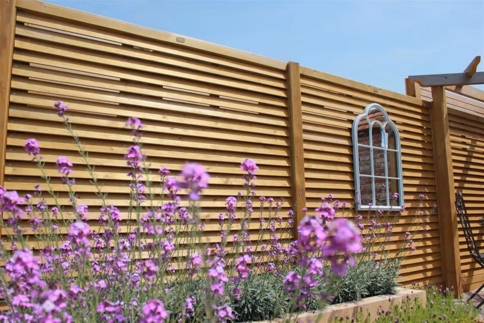 Lovre Fencing Panel