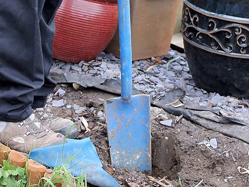 can you install a fence post in clay