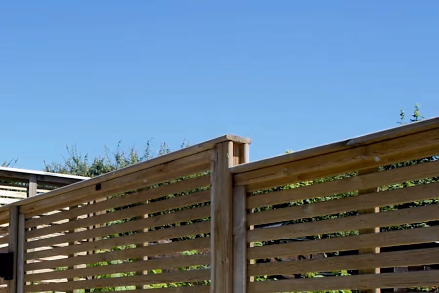 Fencing on a slope