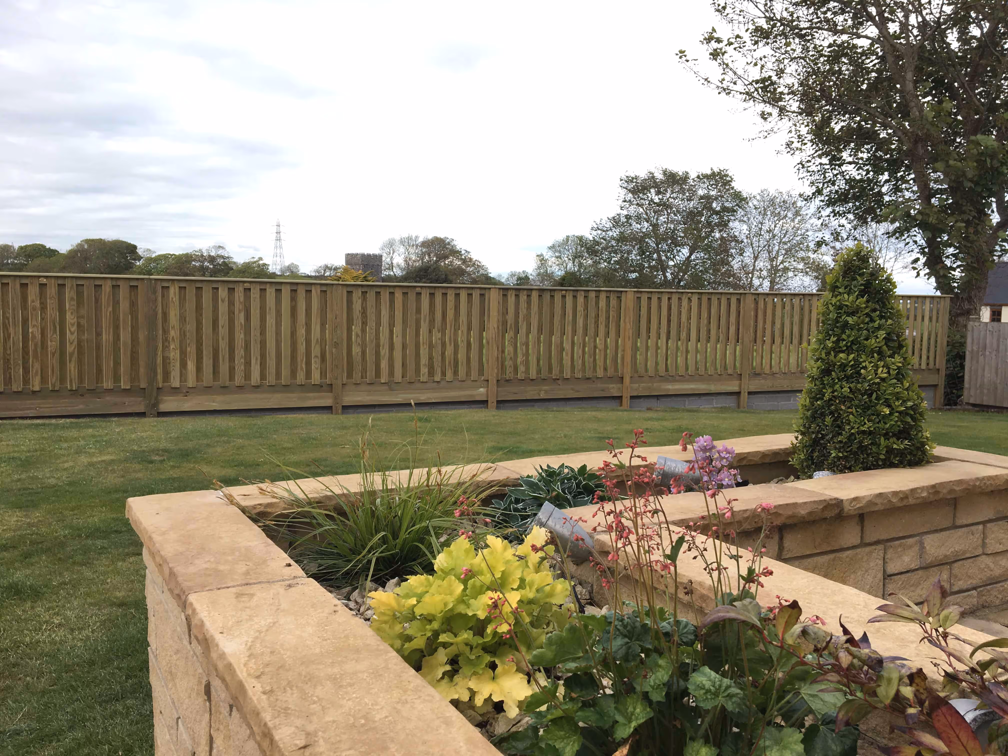 Strong wind fencing
