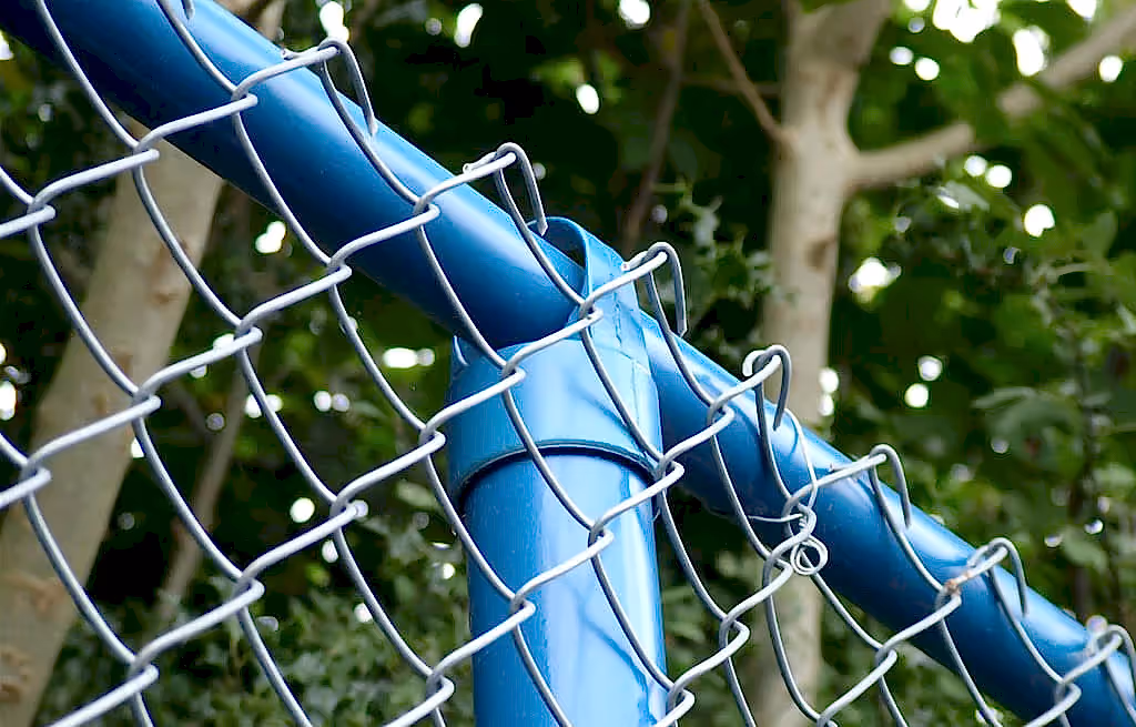 tubular-mesh-gates