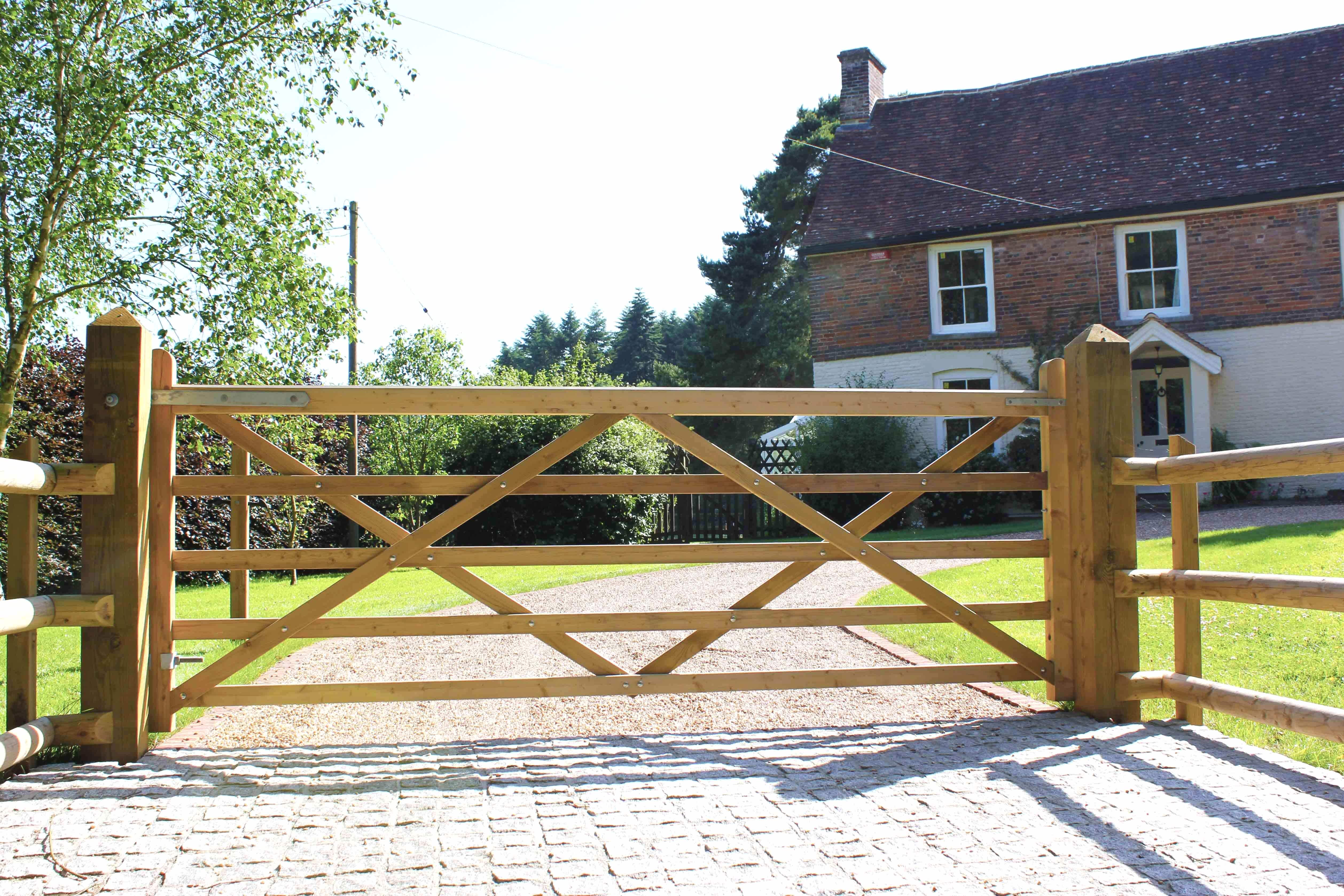 handmade Timber Uni Entrance Gate
