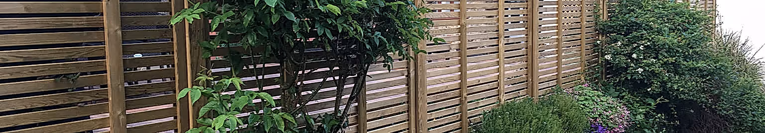 freestanding-garden-screen