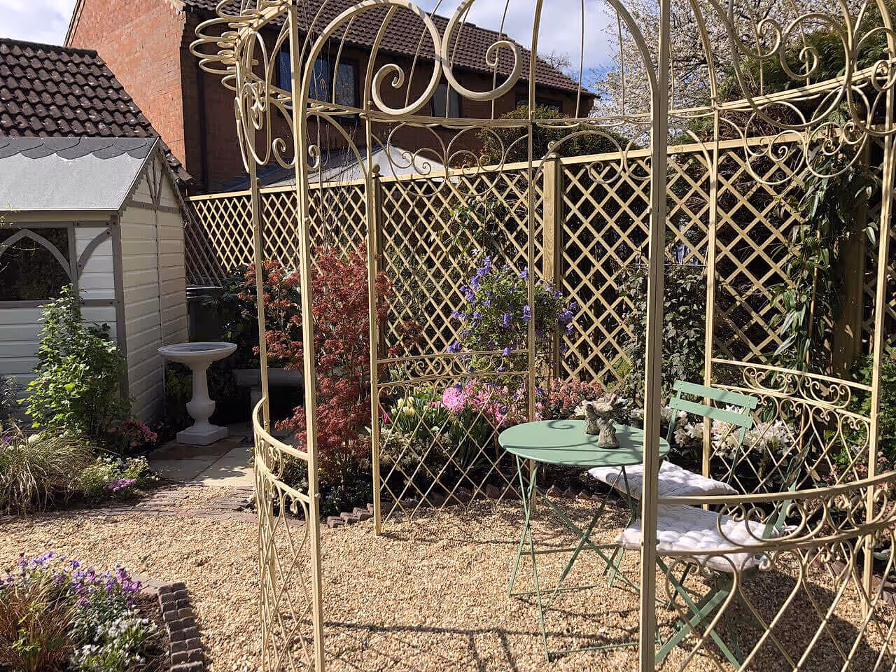 Diamond trellis fencing