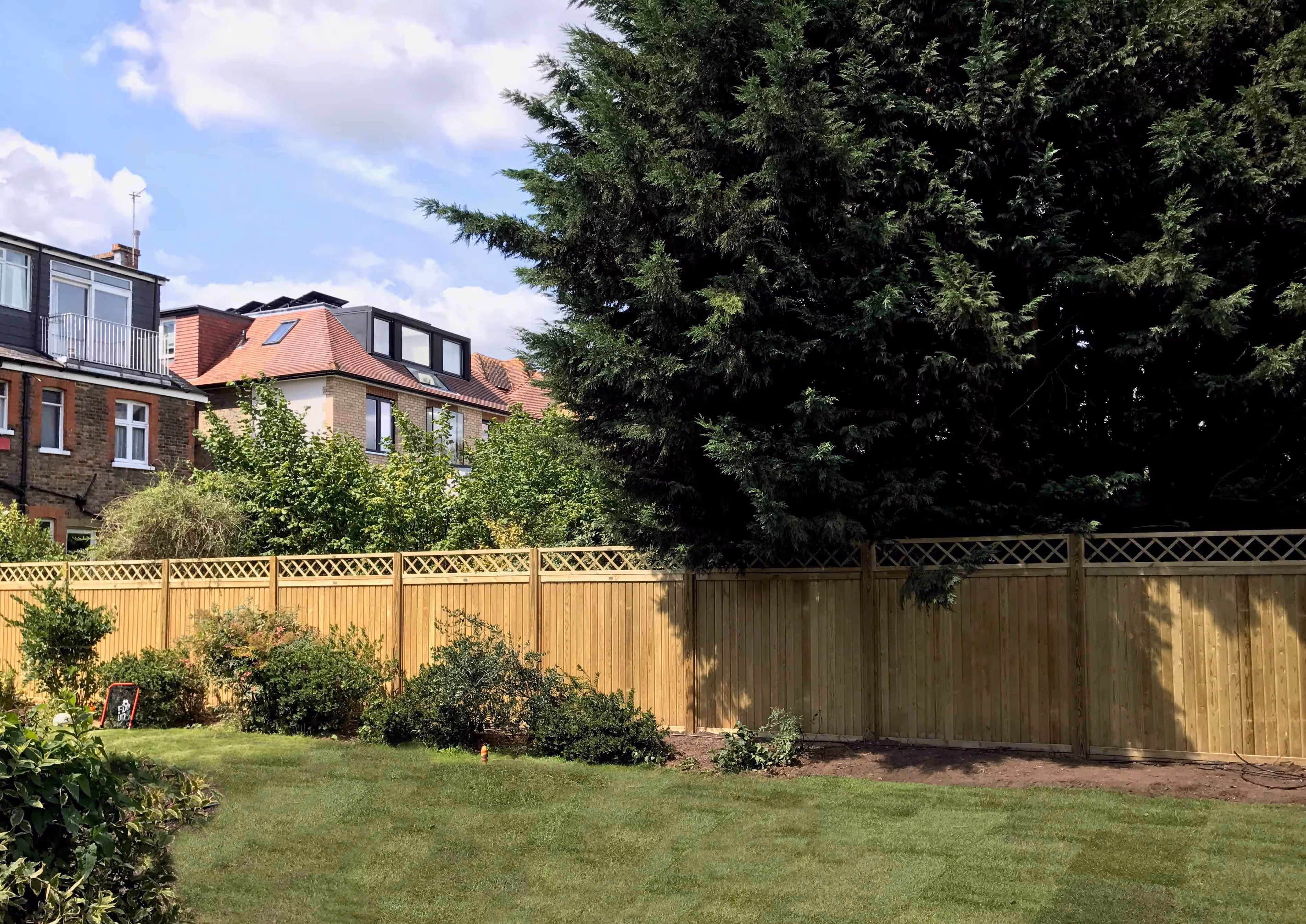 Fence panels diamond trellis topper