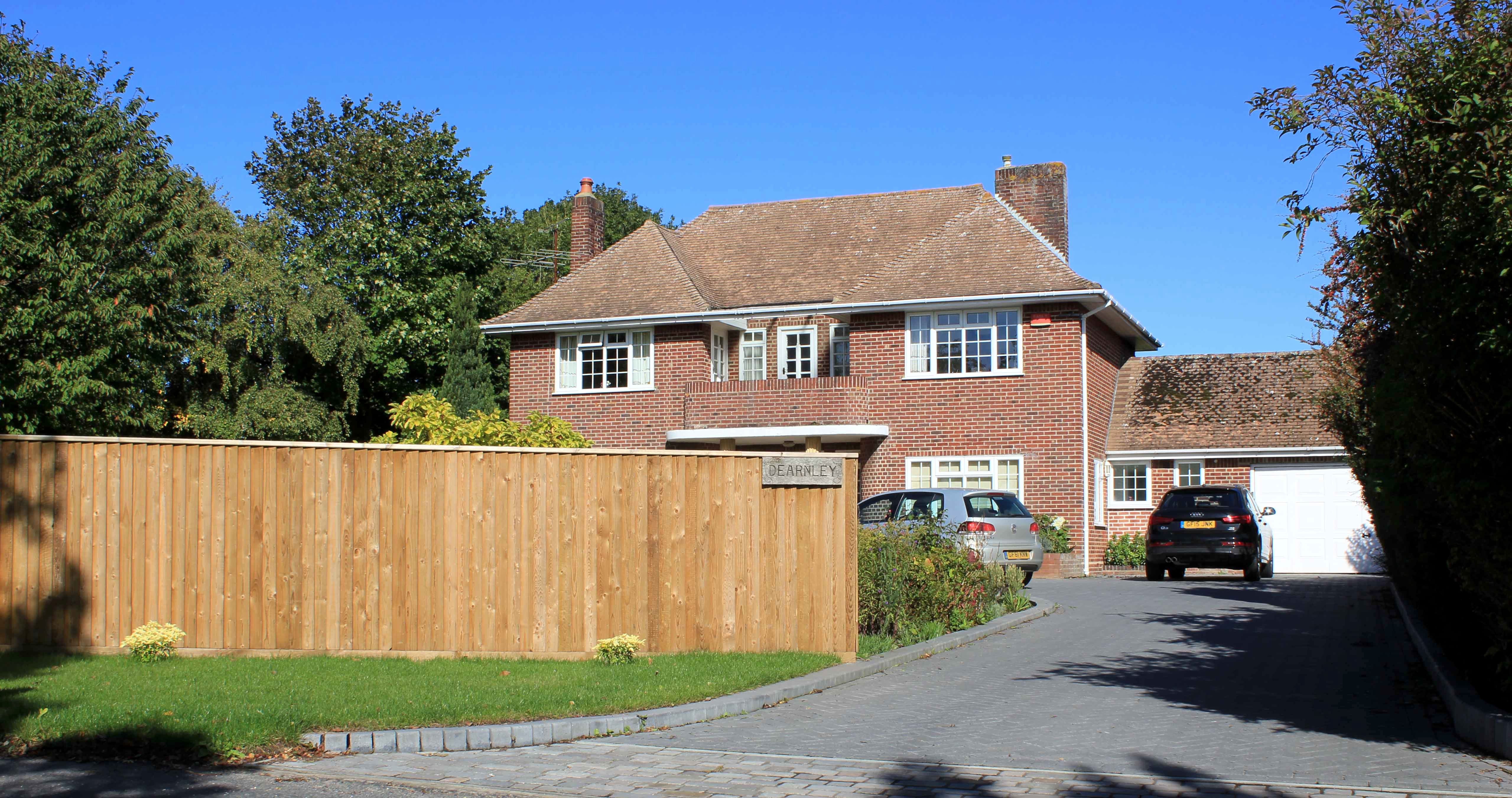 Traditional featherboard fencing