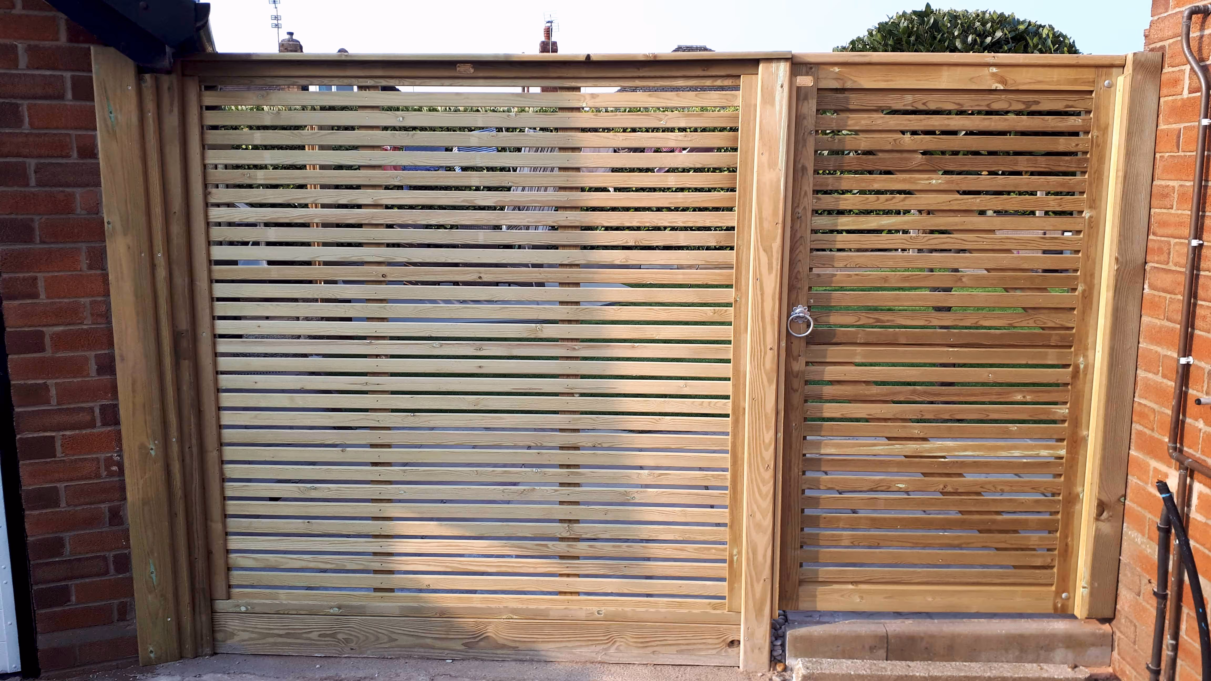Slatted garden gate