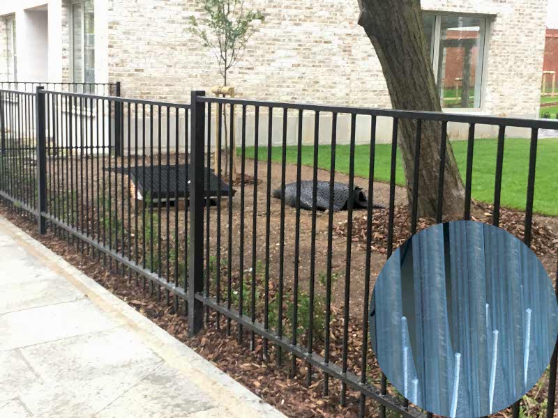 Intermediate post for Sentry garden railings