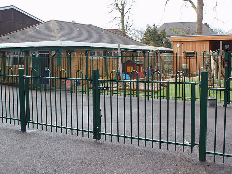 Anti-Trap Bow Top Double Leaf Gate