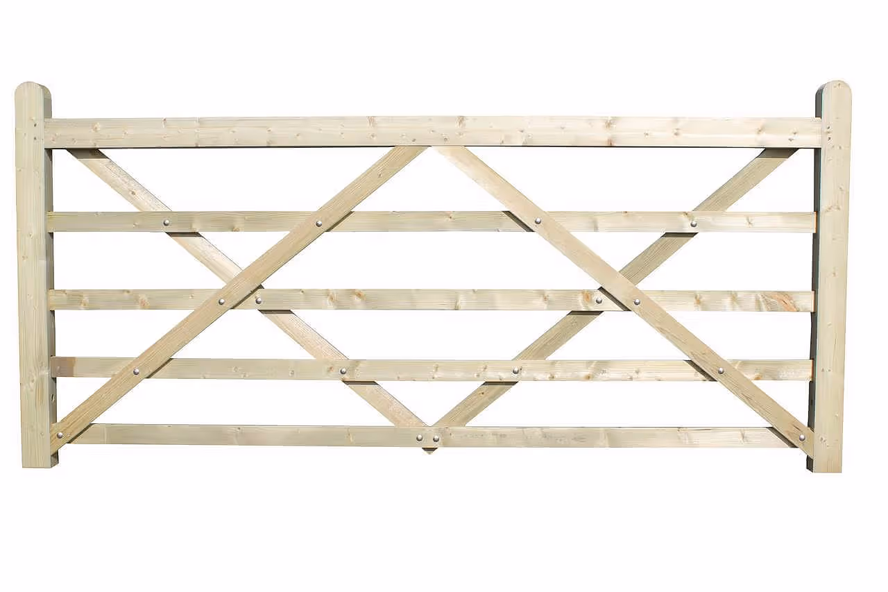 2.70m field or drive wooden gate