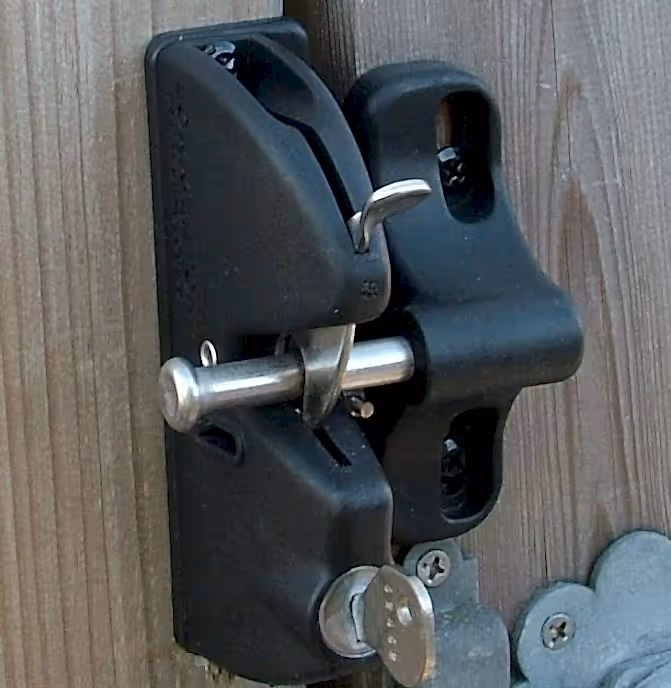 1-way Gate Latch