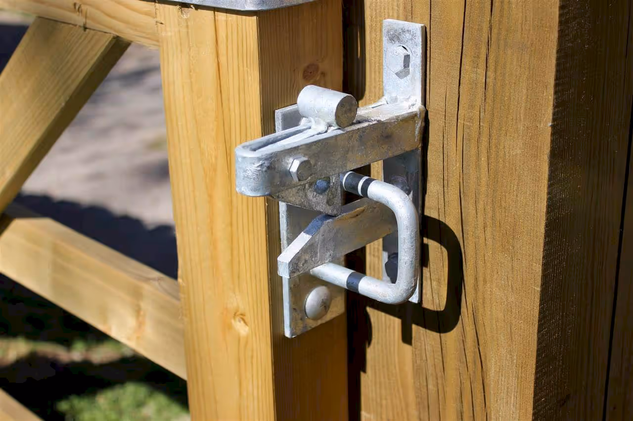 Auto Gate Catch for Field and Entrance Gates