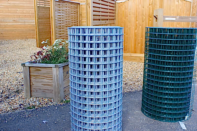 Galvanised wire mesh fencing